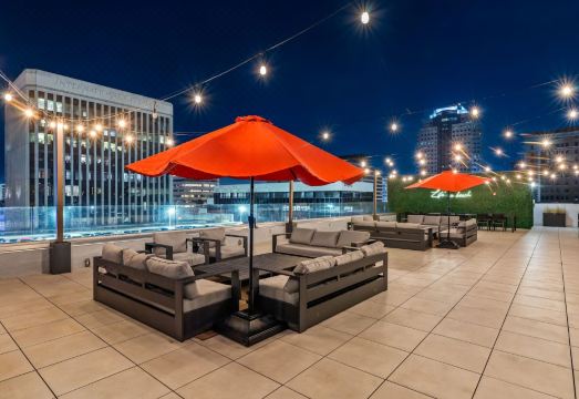 2. 호텔 마이 다운..