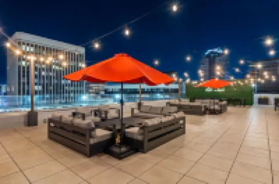 โรงแรม Mai ดาวน์ทาวน์ลองบีช