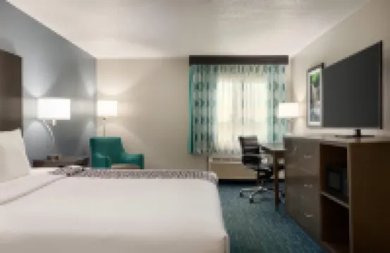La Quinta Inn & Suites by Wyndham Peru Starved Rock St Park