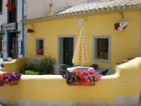 DomusIberica Casa Bonita - A/C, Wi Fi, private pool, a short walk to the beach! Hotel a Burgau