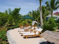 A Tranquil Tropical Retreat, Private with Personal Staff