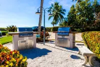 Sundial B306--Direct Beachview, Newly Renovated, Steps to Beach - 4-Sterne