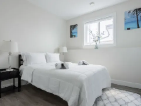 Modern Gateway Family-sized Suite in Thornhill-Maple Ridge - BC Hotels in Maple Ridge