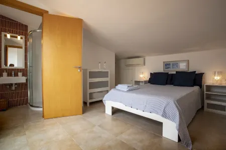 Duplex apartment 50 meters from the beach Отели в г. Colonia de Sant Jordi
