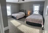 Clean Modern Victorian Stay