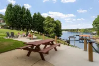Cozy Log Cabin at Lake Norman LKN-featured on TLC