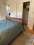 Cozy 2-bdrm home minutes from Kinnick and Melrose tailgating, AC, WiFi, parking