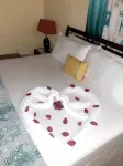 Relaxing, tastefully decorated one-bedroom unit with all modern facilities