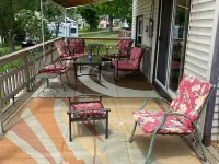 On the Lake! Hotels in Conesus