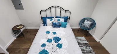 Cozy Tiny Retreat in the middle of Port Charlotte! Hotels near Speedway