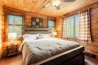 Waterfront family cabin, near falls, golf, ski resorts, hiking, fishing & more!