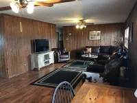 Crooked Creek Ranch Gate House ハミルトンのホテル