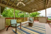 Lake Travis Oasis, Pool, Hot Tub, Lake Views, Near Marinas & Austin!