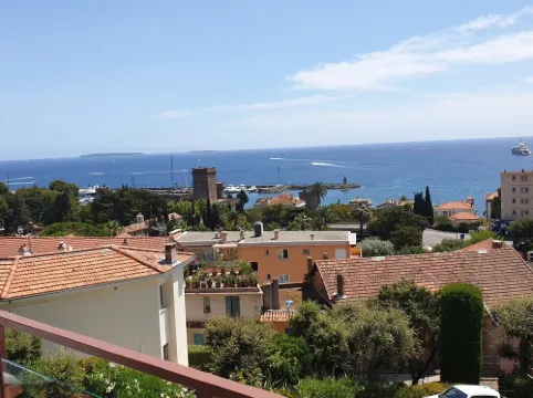 Apparently center village la napoule