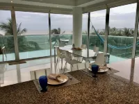 Luxury & Comfort Steps from the Beach- 2 Pools! Family Friendly & Gourmet Cook! Hotels in 