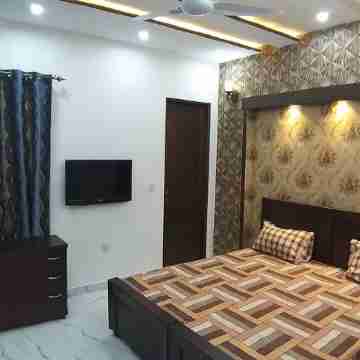 Sleep - Eat - Comfort Rooms