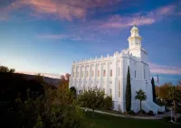 Beautiful Condo close to Zions: Weekly Discount Hotels in Washington