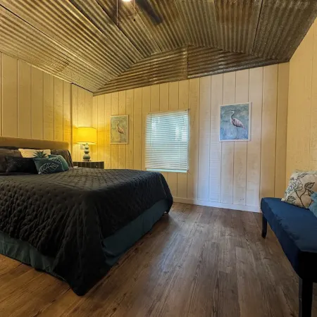 Lake Front Cabin with Marina Access