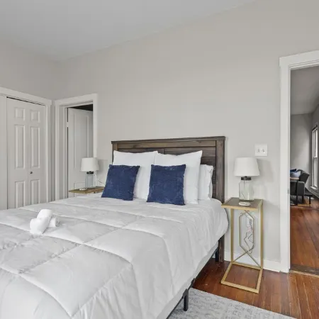 Sweeping Views in Bright and Spacious Loft in OTR