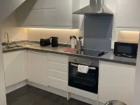Cozy Ground Floor Flat in Sutton with Parking Space free and Pets Friendly Các khách sạn ở Sutton