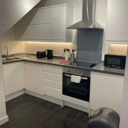Cozy Ground Floor Flat in Sutton with Parking Space free and Pets Friendly Отели в г. Саттон