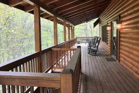 Creekside Cabin - Private 20 Acres with Pond & Creek