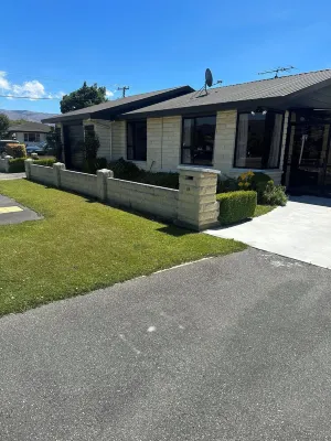 Family Home close to town. wifi-linen included Hotels in Alexandra