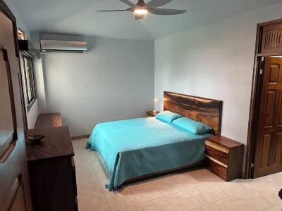 Beachfront Ocean View 2-bedroom condo in Playa Junquillal with WiFi, AC Các khách sạn ở 