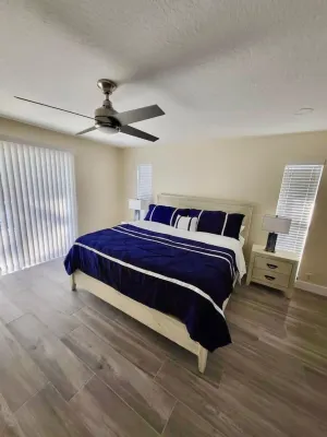 FREE HEATED POOL. THE BLUE HOUSE Hotels near Holmes Beach Skate Park