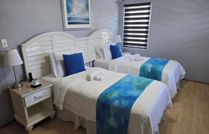 Modern Townhouse Located Near To City, Public Transport, Restaurants And Beaches