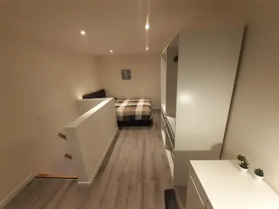 Appartement Deluxe Tilburg University Library附近的飯店
