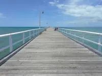 Family Tides. Cheerful 3 bedroom home in Urangan.