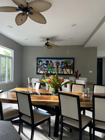 Fully staffed. private, Beachfront villa with a pool in Negril, Jamaica