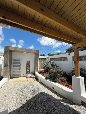 Located close to Isabel Segunda Vieques, close to downtown 4 bedrooms w/pool.