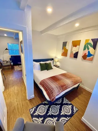 Freshly Remodeled Modern Mountain Getaway, Central Location in Summit County Отели в г. Уайлдернест