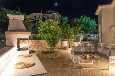 Luxury Villa with Guest House in tranquil setting with Private pool Hotel a 