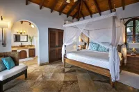 Ocean Front Luxury w/ sea access and dock on Private Peninsula w/amazing sunsets Hôtels à : 