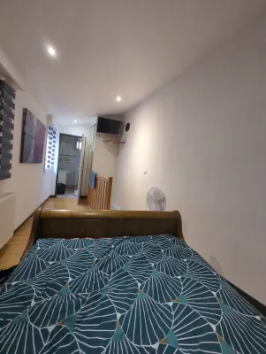Atypical apartment house