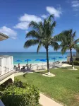 Oceanfront -on 7 Mile Beach- 1  Bed-Cayman Reef Resort # 21 Sleeps 4,