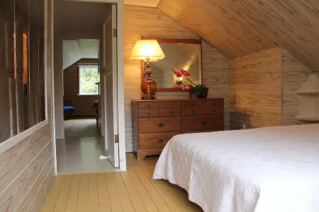 Creekbanks Cottage - a nature-lover's retreat