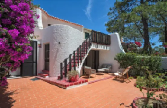 (RARE Traditional Family Villa 100m from the beach and city centre