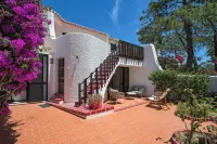 (RARE Traditional Family Villa 100m from the beach and city centre