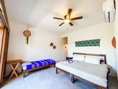 Casa Hermoso Cariño: Capitol Hill Bungalow