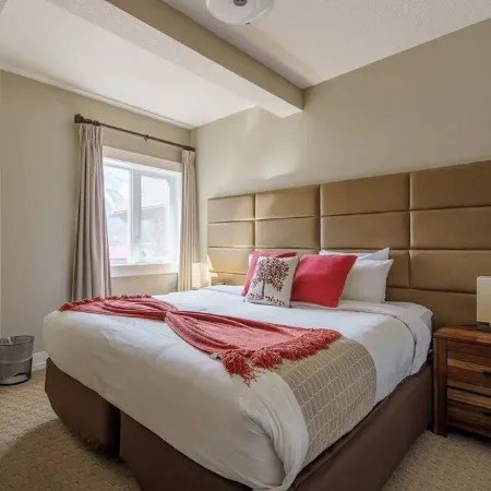 Luxurious 2-Story Penthouse | 5 Beds | Water Park Access | 5-Star Mountain Views