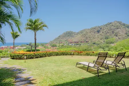 Amazing Ocean Views: Luxury Apartment @ Los Sueños Отели рядом с достопримечательностью «Punta Leona»