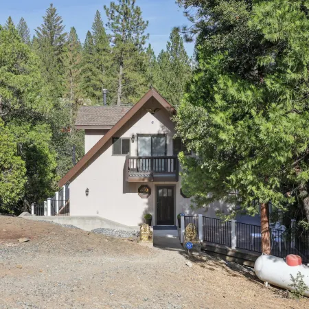 Spacious Pine Mountain Lake Cabin Rental w/ Decks