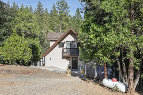 Spacious Pine Mountain Lake Cabin Rental w/ Decks