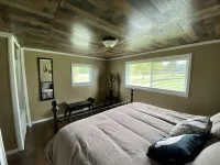 Cozy 2 bedroom house on 1.5 acres