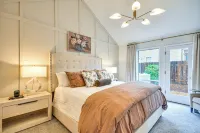 Near Shops & Cafes: Beaverton Haven w/ Luxe Decor! - Badekar