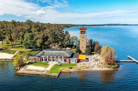 Bemus Point Vintage Suite w/ Soaking Tub & Kitchen